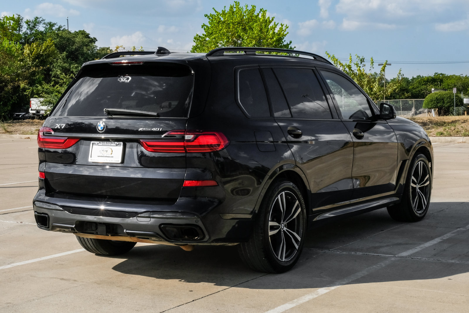 Used 2021 BMW X7 xDrive40i w/ M Sport Package AWD/4WD image 9