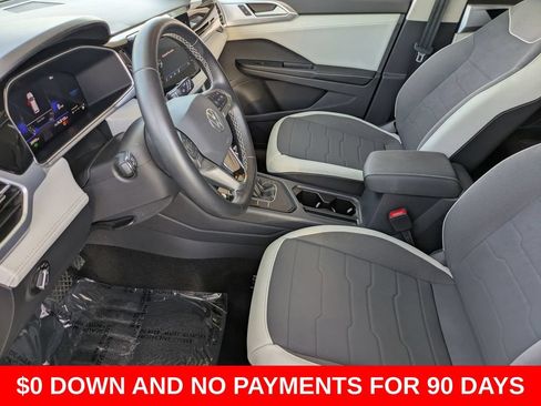 Used 2025 Volkswagen Taos SE FWD image 23