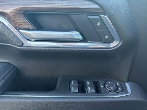 Used 2025 Chevrolet Silverado 1500 LT image 11