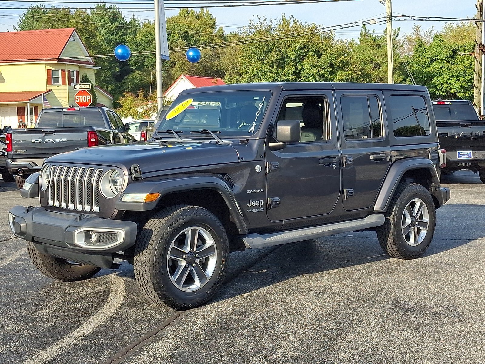 Used 2020 Jeep Wrangler Unlimited Sahara AWD/4WD image 3