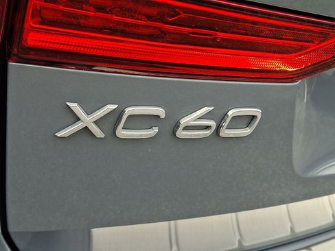 Certified 2023 Volvo XC60 T8 Ultimate w/ Climate Package AWD/4WD image 29