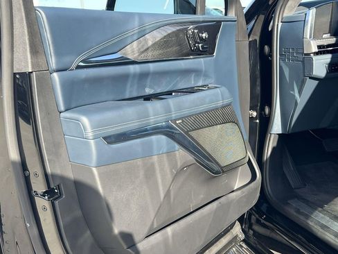New 2025 Cadillac Escalade IQ Sport 2 AWD/4WD image 10