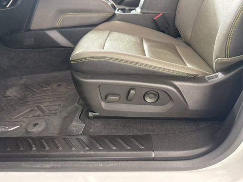 Used 2023 Chevrolet Colorado ZR2 w/ ZR2 Convenience Package III image 18