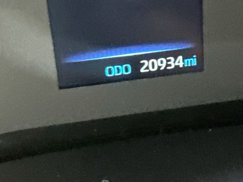 Used 2025 Toyota Corolla LE image 19