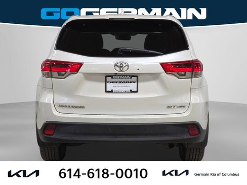 Used 2018 Toyota Highlander XLE image 9