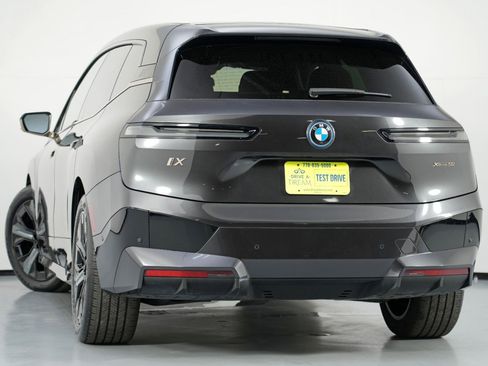 Used 2022 BMW iX xDrive50 w/ Premium Package image 6