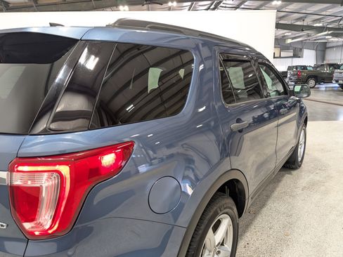 Used 2018 Ford Explorer 4WD image 3