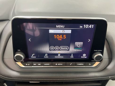 Used 2025 Nissan Rogue SV image 14