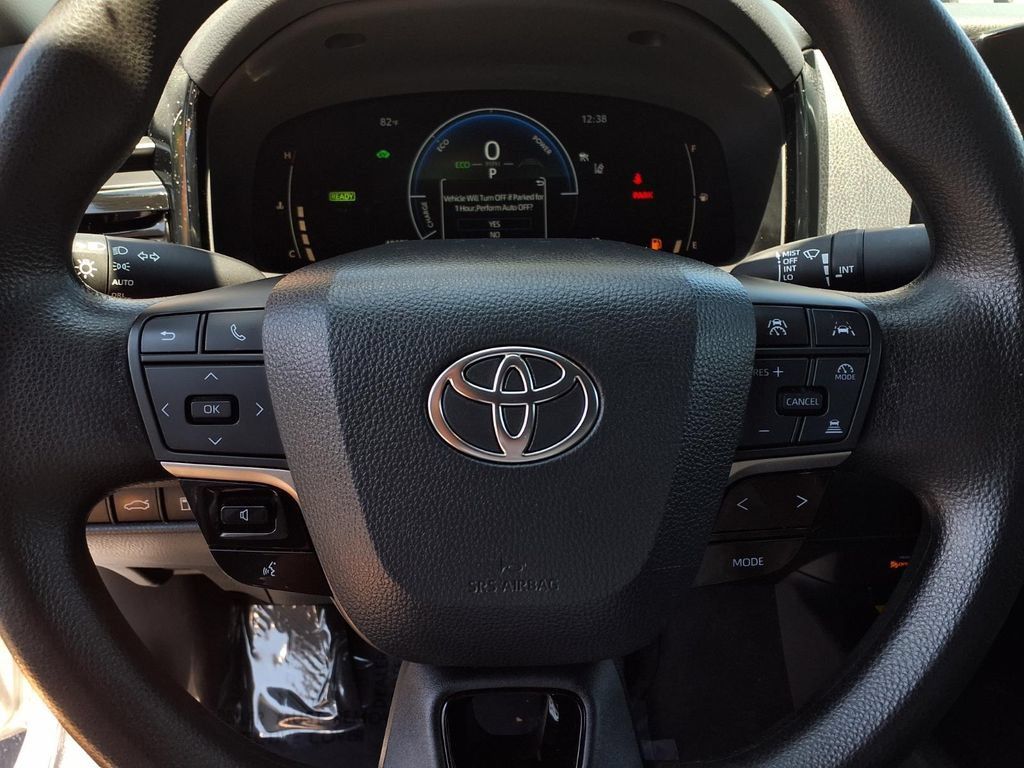 Certified 2025 Toyota Camry LE FWD image 15