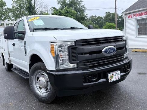 Used 2017 Ford F250 XL w/ Power Equipment Group RWD image 2