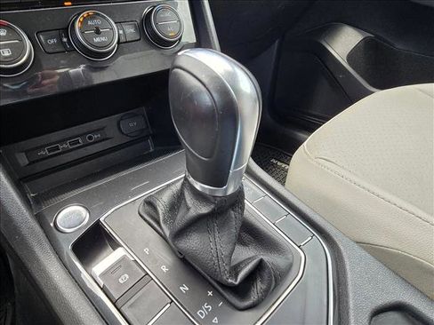 Used 2019 Volkswagen Tiguan S FWD image 12
