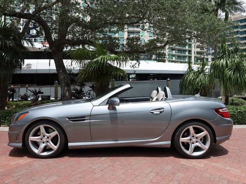 Used 2013 Mercedes-Benz SLK 250 image 28
