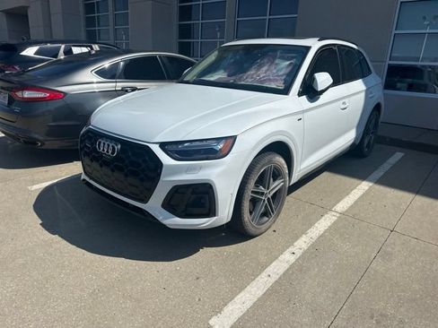 Used 2023 Audi Q5 e Prestige w/ Prestige Package AWD/4WD image 5