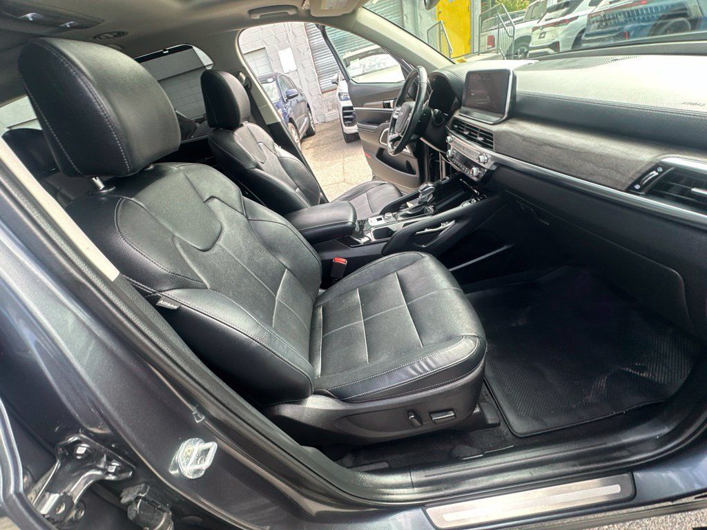 Used 2022 Kia Telluride SX w/ Nightfall Edition Package AWD/4WD image 36