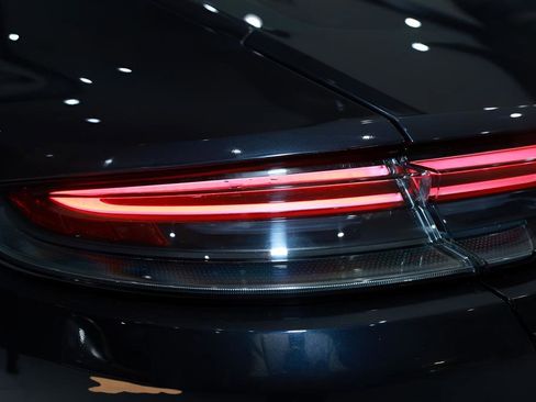 Used 2023 Porsche Panamera 4 Platinum Edition image 36