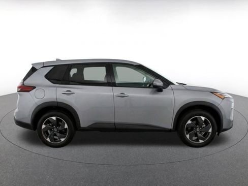 Used 2025 Nissan Rogue SV FWD image 14
