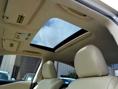 Used 2012 Lexus HS 250h image 20