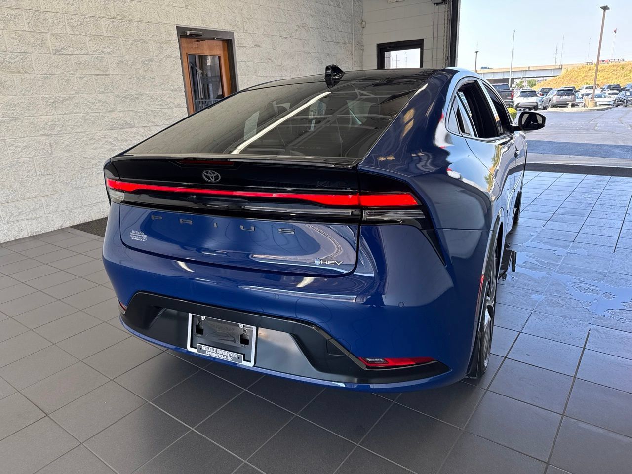 Used 2025 Toyota Prius XLE FWD image 7