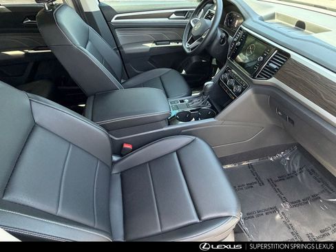 Used 2023 Volkswagen Atlas SE FWD image 12