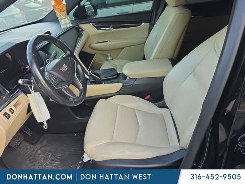 Used 2019 Cadillac XT5 FWD image 2