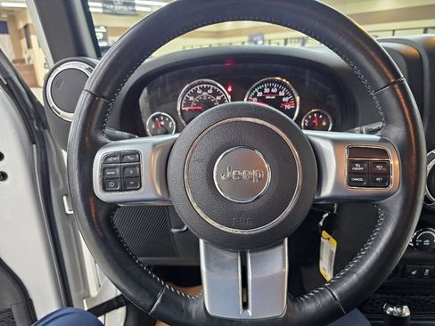 Used 2016 Jeep Wrangler Unlimited Rubicon AWD/4WD image 26