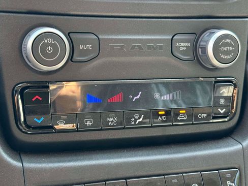 Used 2025 RAM ProMaster 1500 w/ Convenience Group image 15