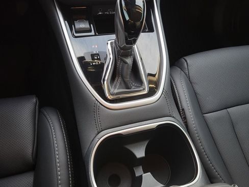 Certified 2025 Subaru Outback Limited image 27