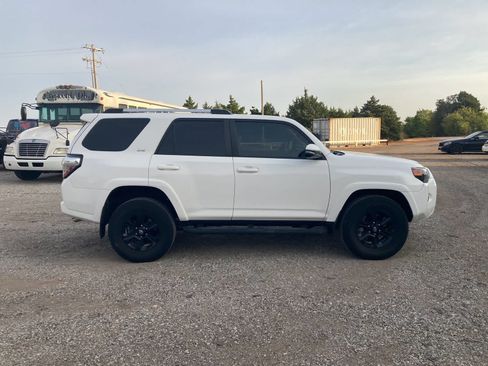Used 2020 Toyota 4Runner SR5 Premium AWD/4WD image 8