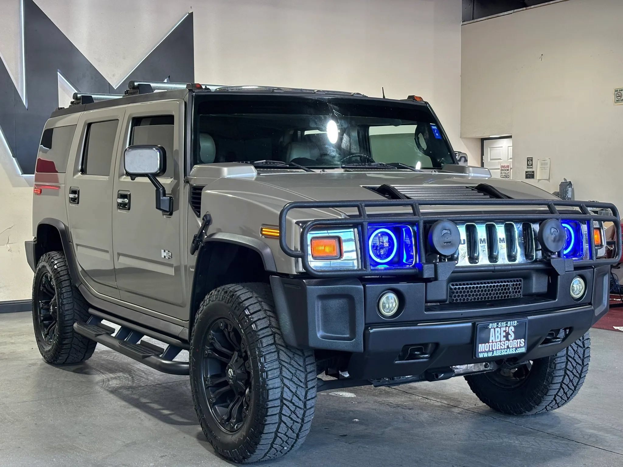 Used 2003 HUMMER H2 w/ Preferred Equipment Group AWD/4WD image 2