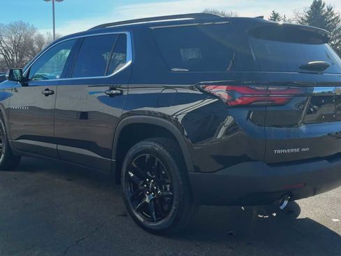 Certified 2023 Chevrolet Traverse LT w/ Rear Camera Mirror Package image 4