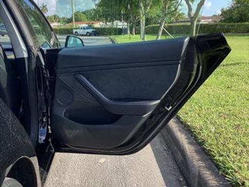 Used 2023 Tesla Model 3 Standard Range RWD image 16