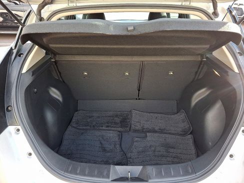 Used 2022 Nissan Leaf SV image 28