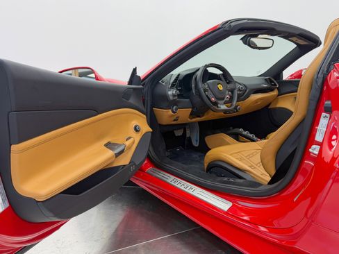 Used 2018 Ferrari 488 Spider RWD image 23