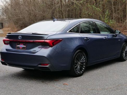 Used 2021 Toyota Avalon XSE image 22