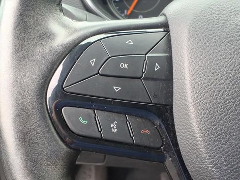 Used 2019 Jeep Cherokee Latitude Plus AWD/4WD image 7