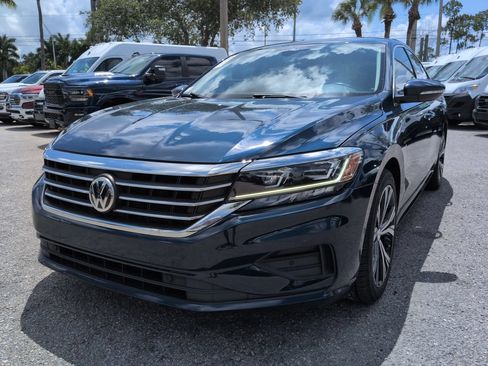 Used 2020 Volkswagen Passat 2.0T SEL FWD image 9