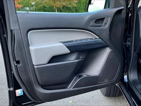 Used 2017 Chevrolet Colorado W/T w/ WT Convenience Package image 9