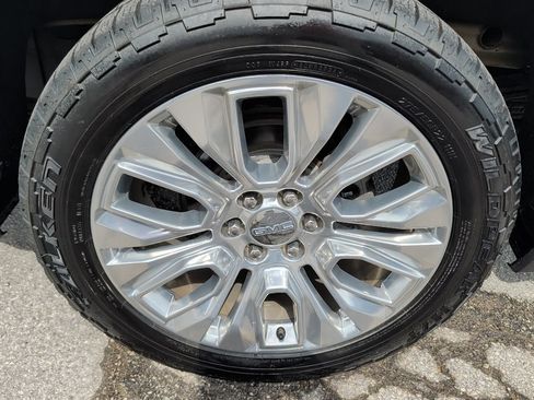Used 2020 GMC Sierra 1500 Denali w/ Denali Ultimate Package AWD/4WD image 9