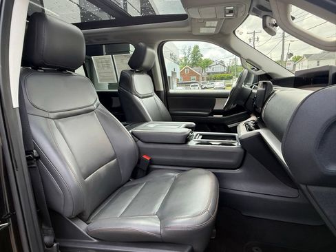 Used 2025 Ford Expedition Active AWD/4WD image 27