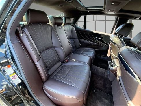 Used 2018 Lexus LS 500 w/ Luxury Package RWD image 27