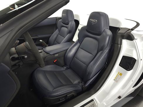Used 2013 Chevrolet Corvette 427 w/ 1SC Preferred Equipment Group RWD image 18