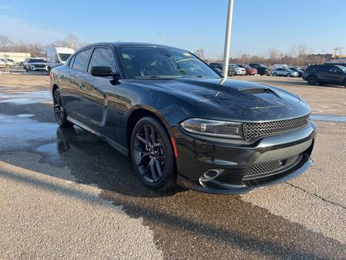 Used 2023 Dodge Charger R/T w/ Plus Group image 3