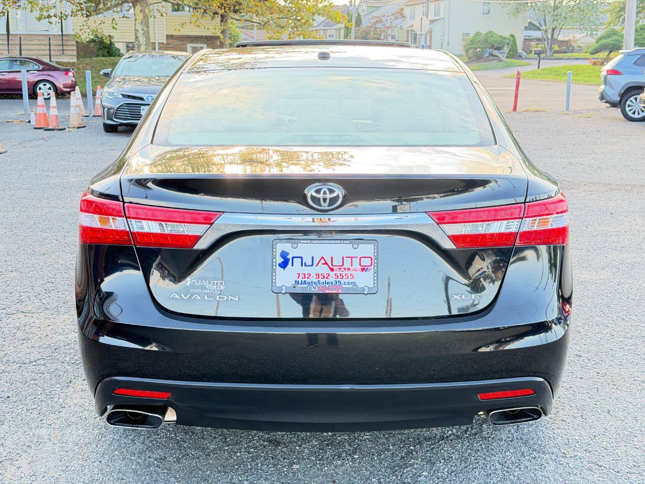 Used 2015 Toyota Avalon XLE Touring FWD image 5