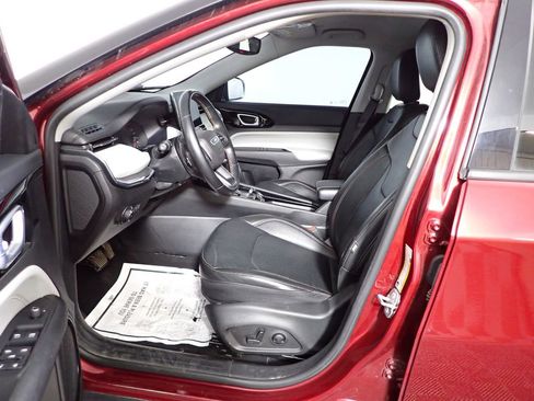 Used 2022 Jeep Compass Limited image 17