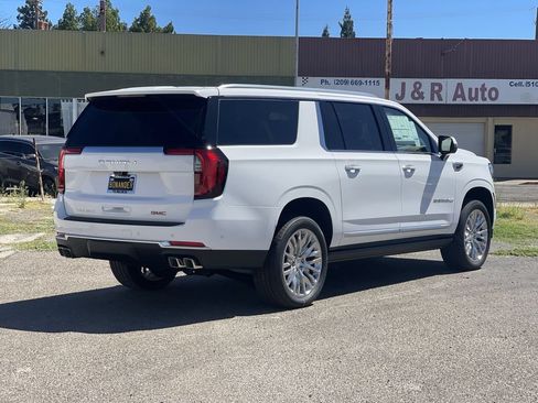 New 2026 GMC Yukon XL Denali w/ Denali Reserve Package AWD/4WD image 37
