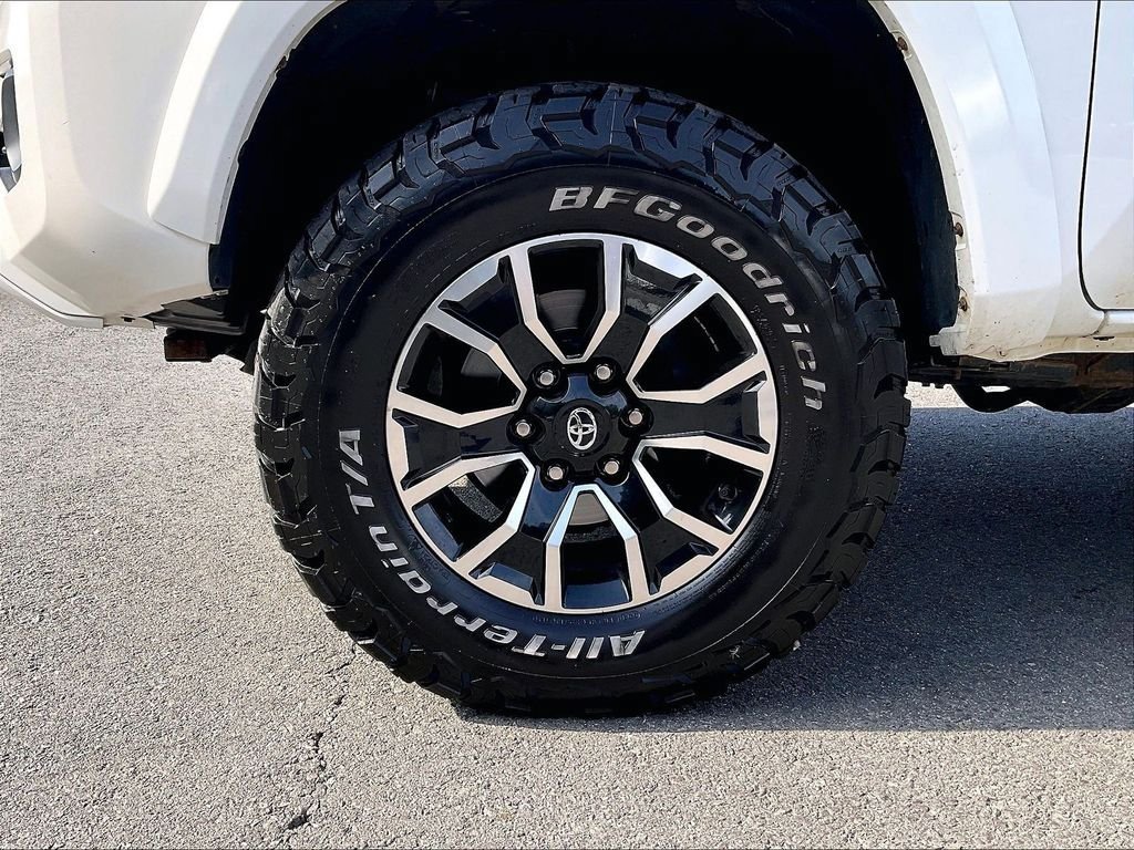 Used 2022 Toyota Tacoma TRD Sport w/ Technology Package AWD/4WD image 22