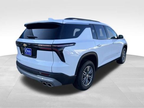 Certified 2025 Chevrolet Traverse LT image 9