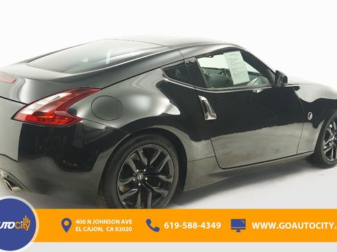 Used 2020 Nissan 370Z Coupe RWD image 6