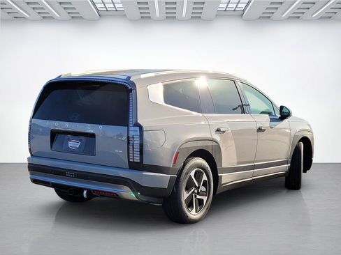 New 2026 Hyundai Ioniq 9 SE image 5