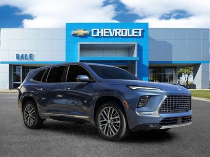 Used 2025 Buick Enclave Avenir w/ Trailering Package, 5000 lbs.